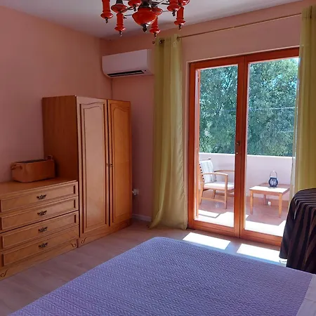 Apartment House Bella Luna Gustirna